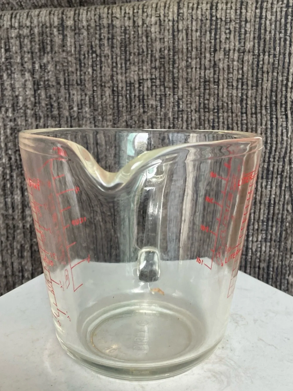 Vintage PYREX 2Cup/16 oz Clear Glass Measuring Cup Red Letter #516